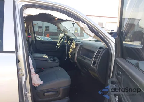 2017 Ram 1500 Express 4X4 5'7 Box z USA, uszkodzony, nr VIN 3C6RR7KT8HG739256